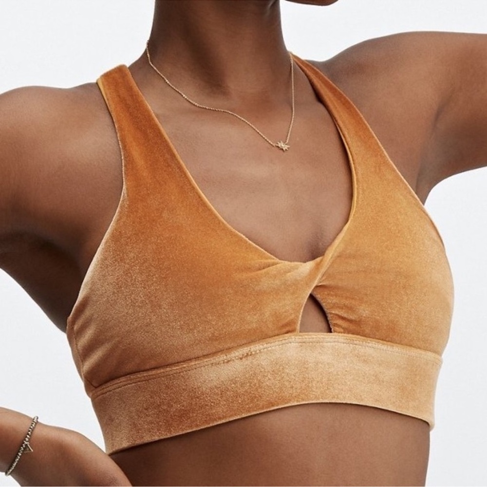 Fabletics Oasis‎ Twist Front Velvety Velour Sports Bra in Light Honey Size Large